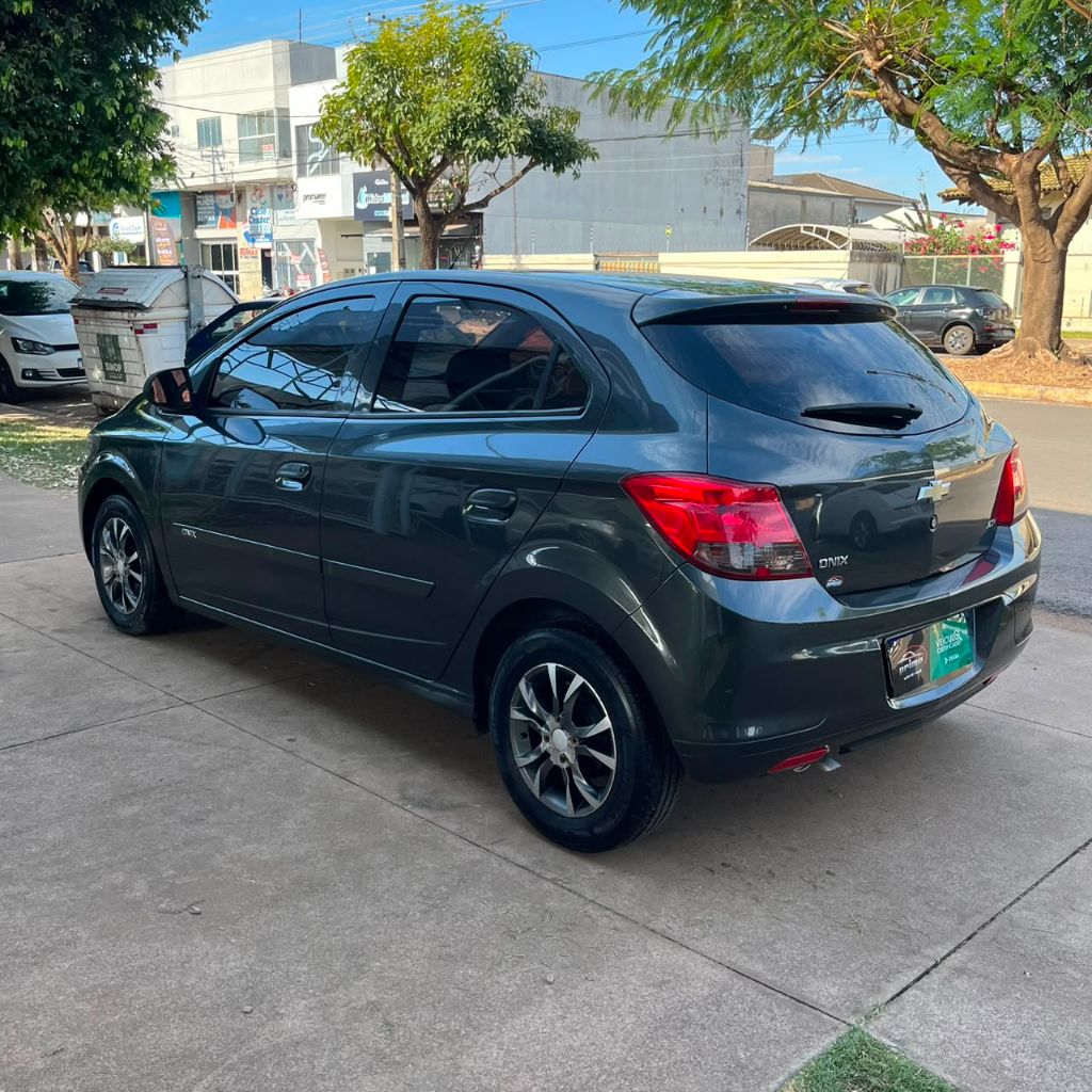 ONIX HATCH Joy 1.0 8V Flex 5p Mec. — foto 4