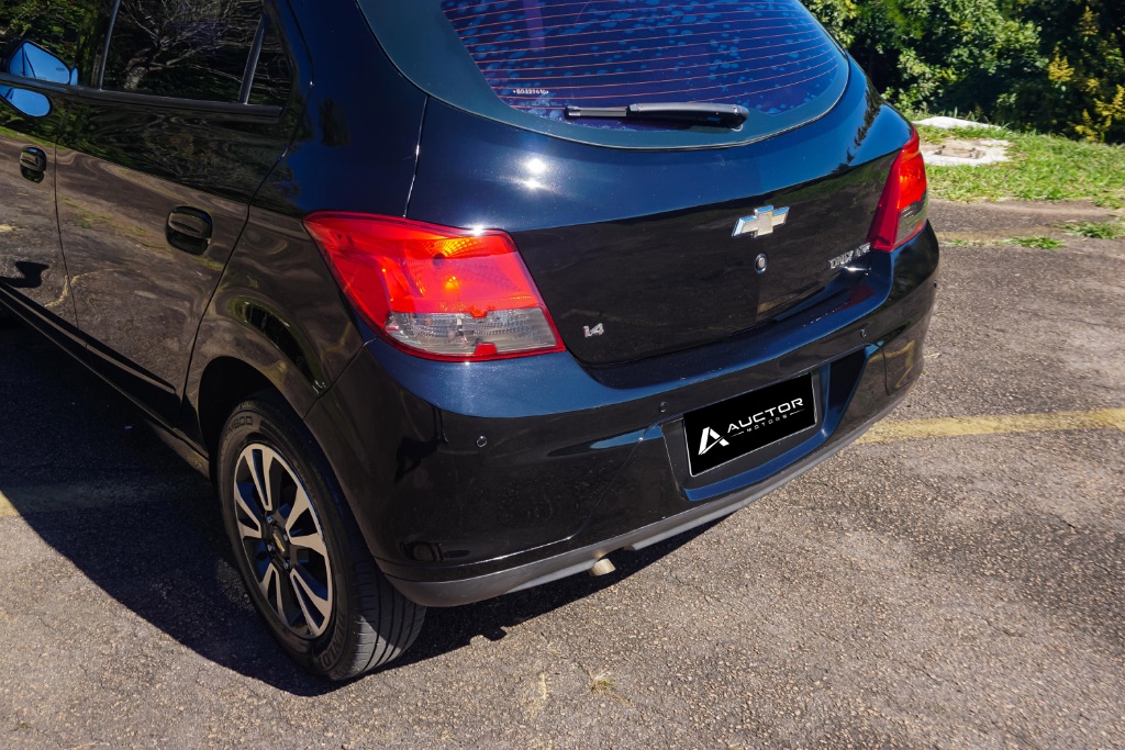 ONIX HATCH LTZ 1.4 8V FlexPower 5p Mec. — foto 6