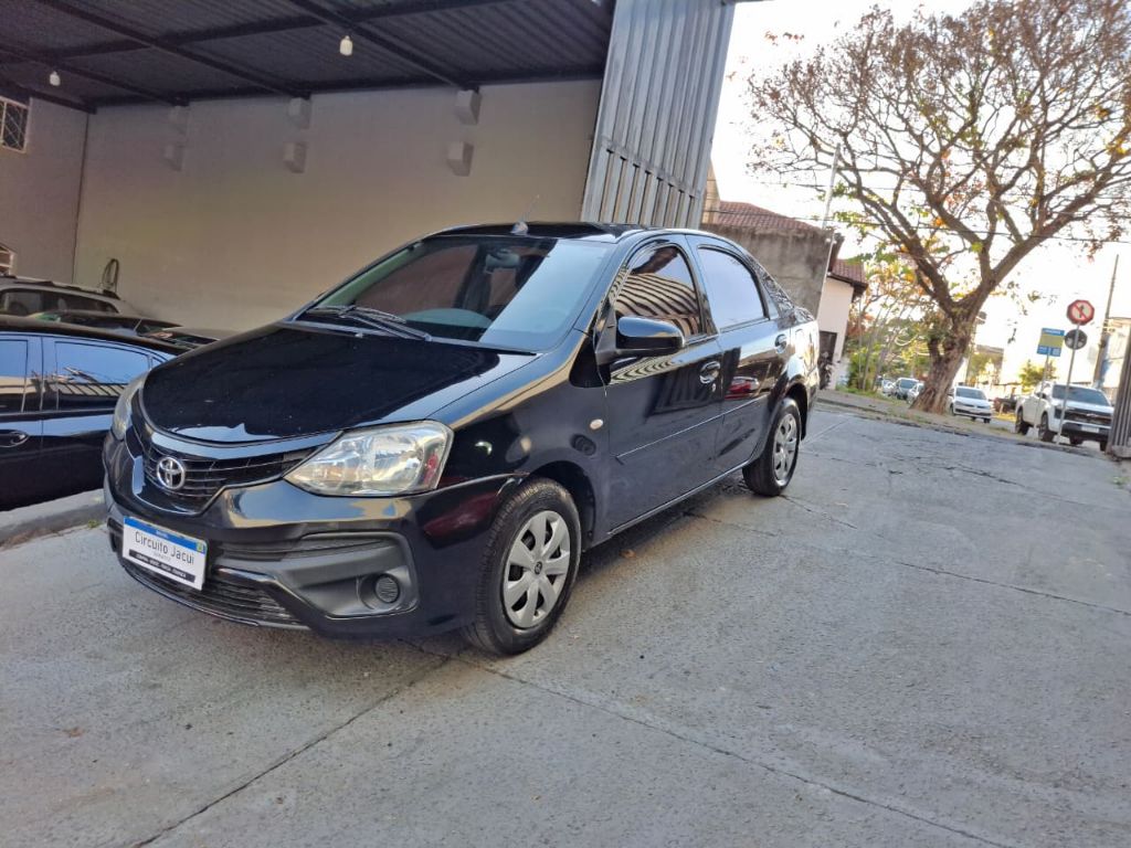 ETIOS X Sedan 1.5 flex manual — foto 11