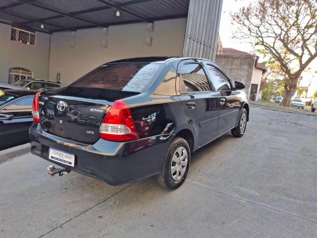 ETIOS X Sedan 1.5 flex manual — foto 10