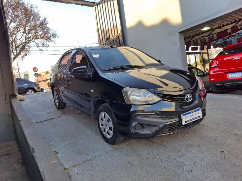 ETIOS X Sedan 1.5 flex manual — foto 13