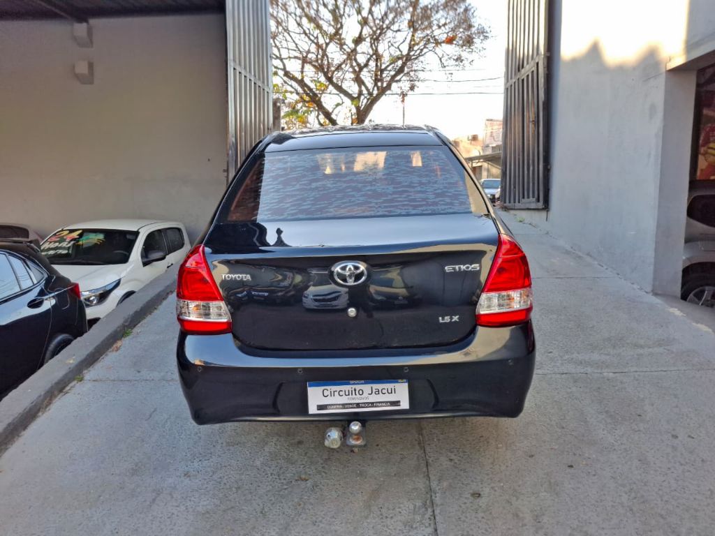 ETIOS X Sedan 1.5 flex manual — foto 5