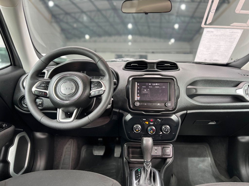 Renegade Sport 1.8 4x2 Flex 16V Aut. — foto 14