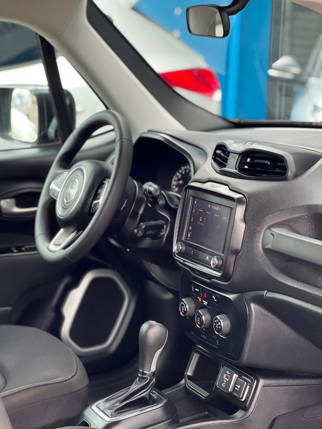 Renegade Sport 1.8 4x2 Flex 16V Aut. — foto 19