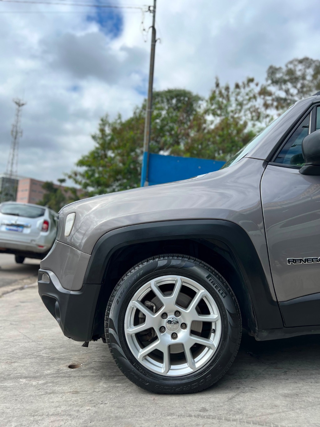 Renegade Sport 1.8 4x2 Flex 16V Aut. — foto 6