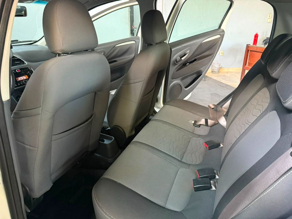 Punto ESSENCE 1.6 Flex 16V 5p — foto 11