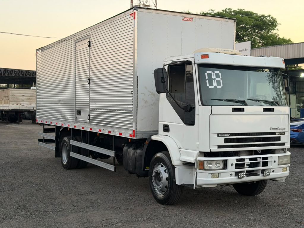 EUROCARGO 170-E22 3-Eixos 2p (diesel) — foto 2