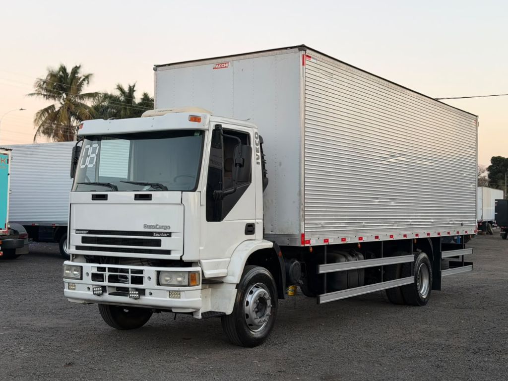 EUROCARGO 170-E22 3-Eixos 2p (diesel) — foto 1