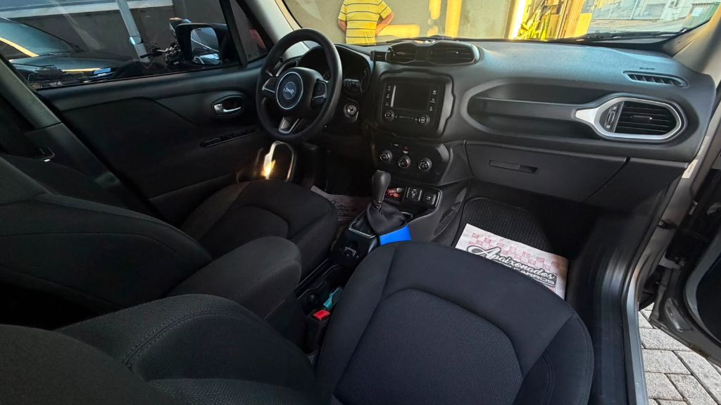 Renegade 1.8 4x2 Flex 16V Aut. — foto 15