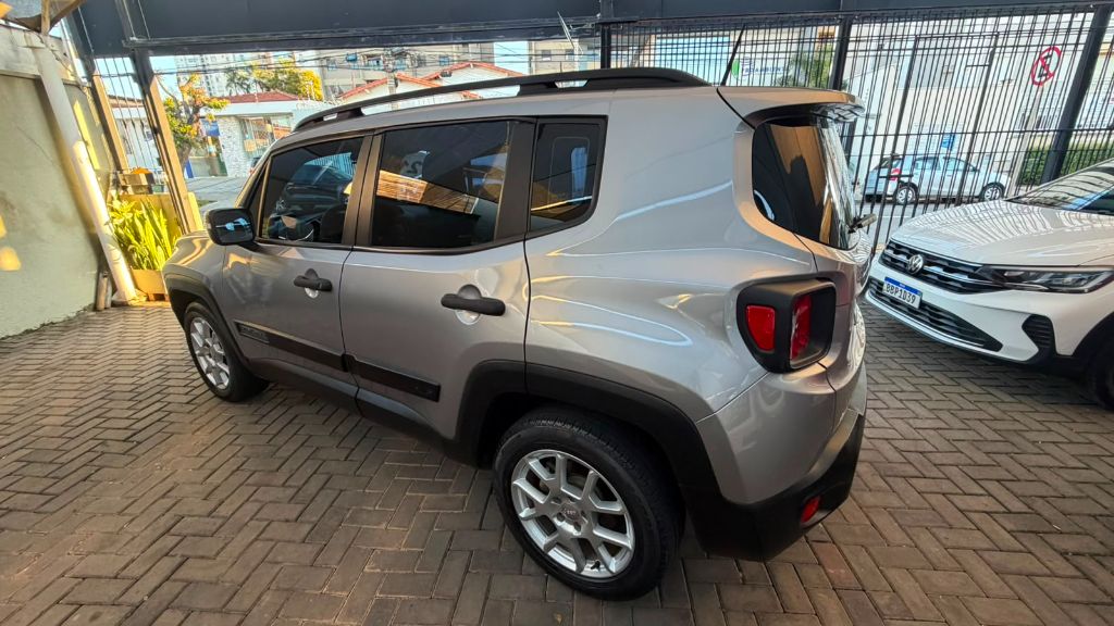 Renegade 1.8 4x2 Flex 16V Aut. — foto 4
