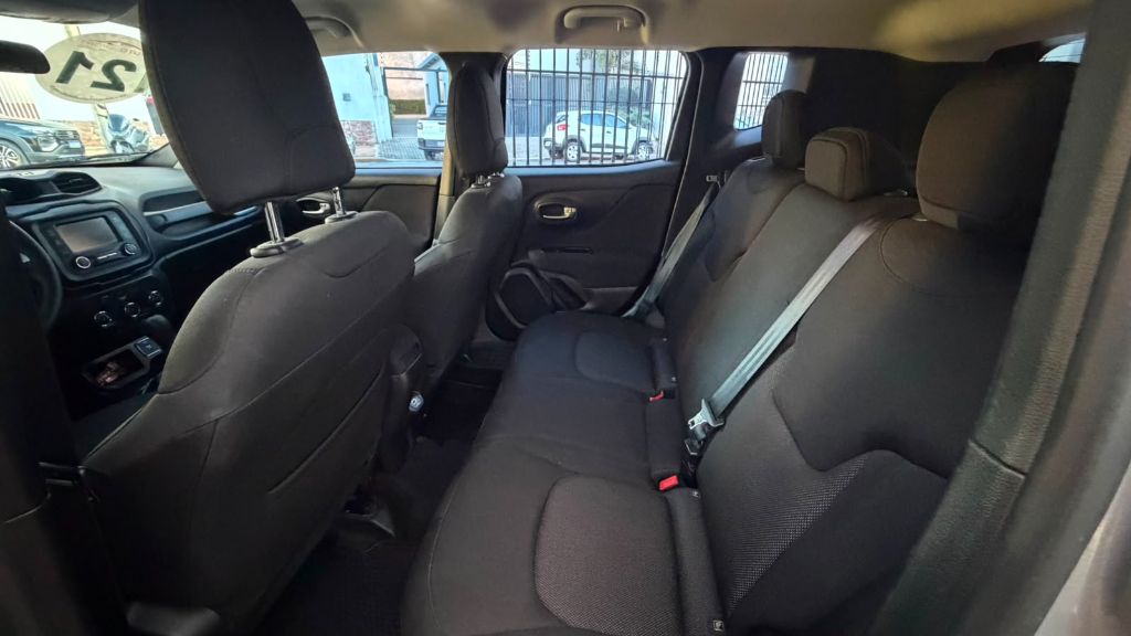 Renegade 1.8 4x2 Flex 16V Aut. — foto 12