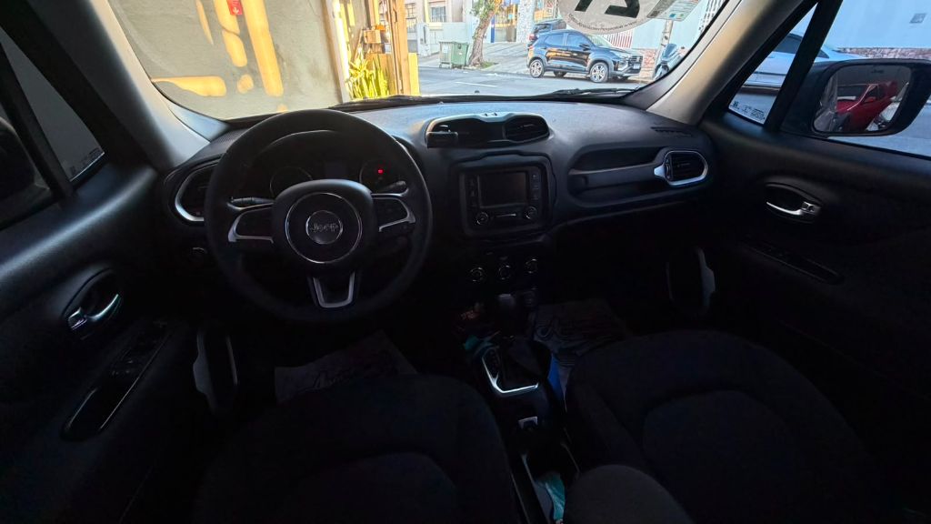 Renegade 1.8 4x2 Flex 16V Aut. — foto 13