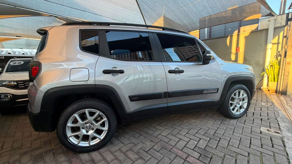 Renegade 1.8 4x2 Flex 16V Aut. — foto 8