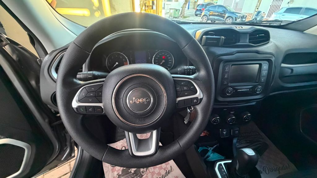 Renegade 1.8 4x2 Flex 16V Aut. — foto 10