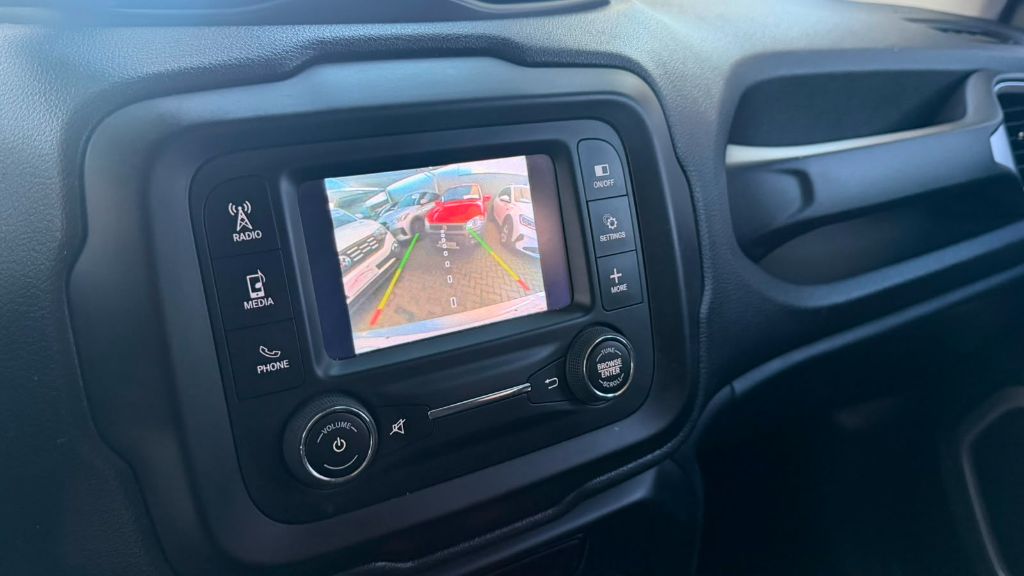 Renegade 1.8 4x2 Flex 16V Aut. — foto 14