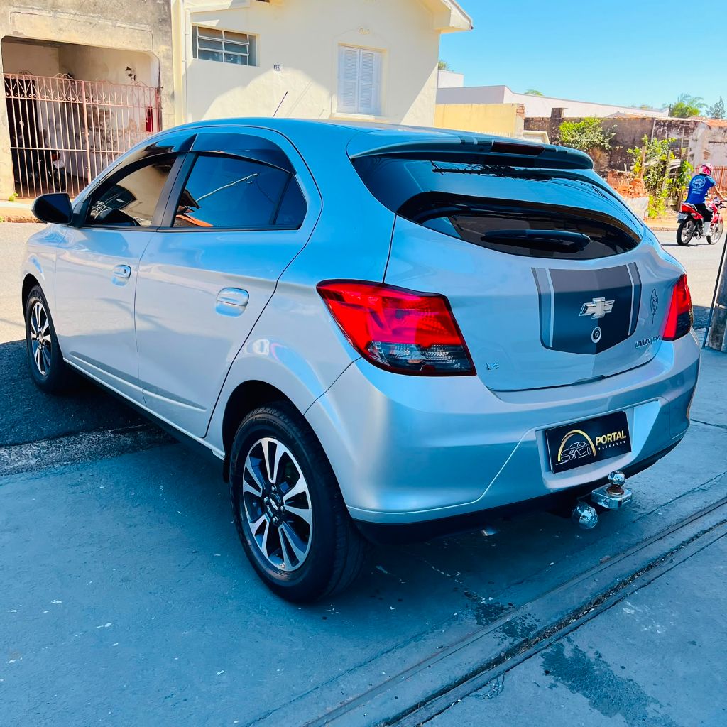 ONIX HATCH LTZ 1.4 8V FlexPower 5p Mec. — foto 4