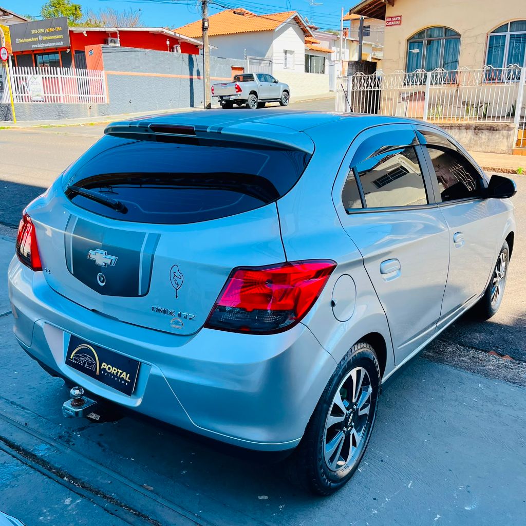 ONIX HATCH LTZ 1.4 8V FlexPower 5p Mec. — foto 6
