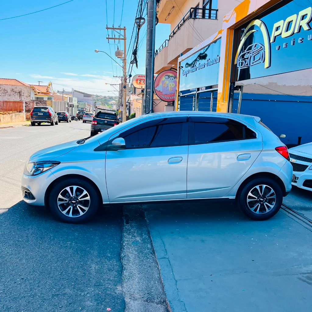 ONIX HATCH LTZ 1.4 8V FlexPower 5p Mec. — foto 7