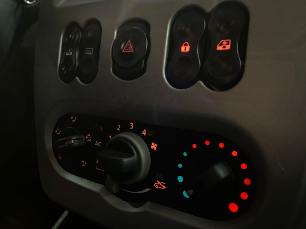 SANDERO Expression Hi-Flex 1.6 8V 5p — foto 12