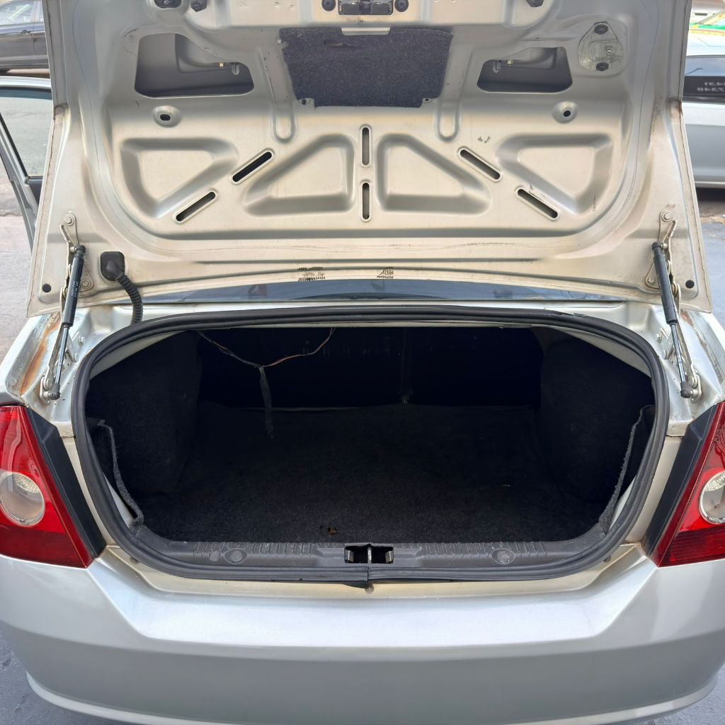 Fiesta Sed. 1.6 8V Flex 4p — foto 12