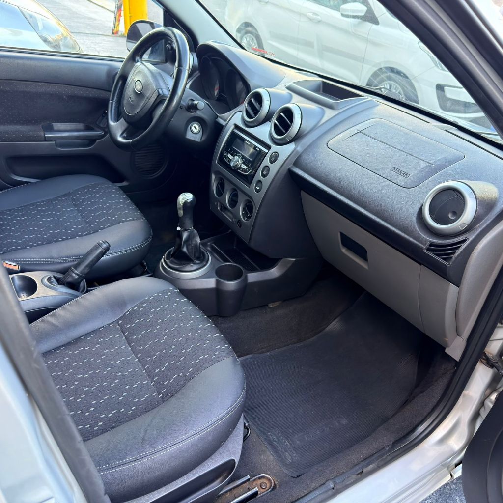 Fiesta Sed. 1.6 8V Flex 4p — foto 15