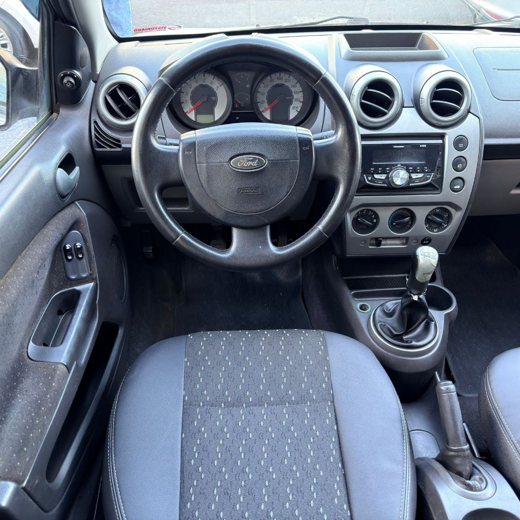 Fiesta Sed. 1.6 8V Flex 4p — foto 17