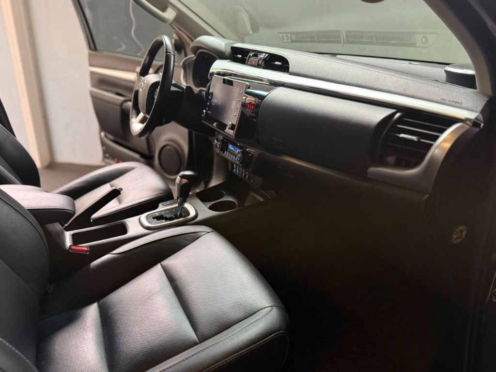 Hilux CD SRX 4x4 2.8 TDI 16V Diesel Aut. — foto 19