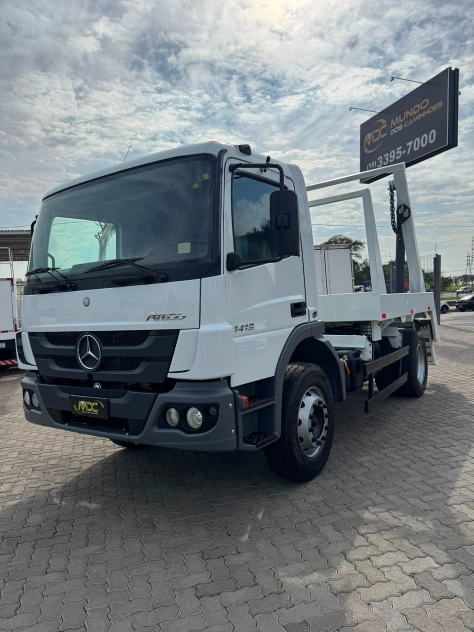 Mb Atego 1419 Poliguindaste Simples  — foto 1