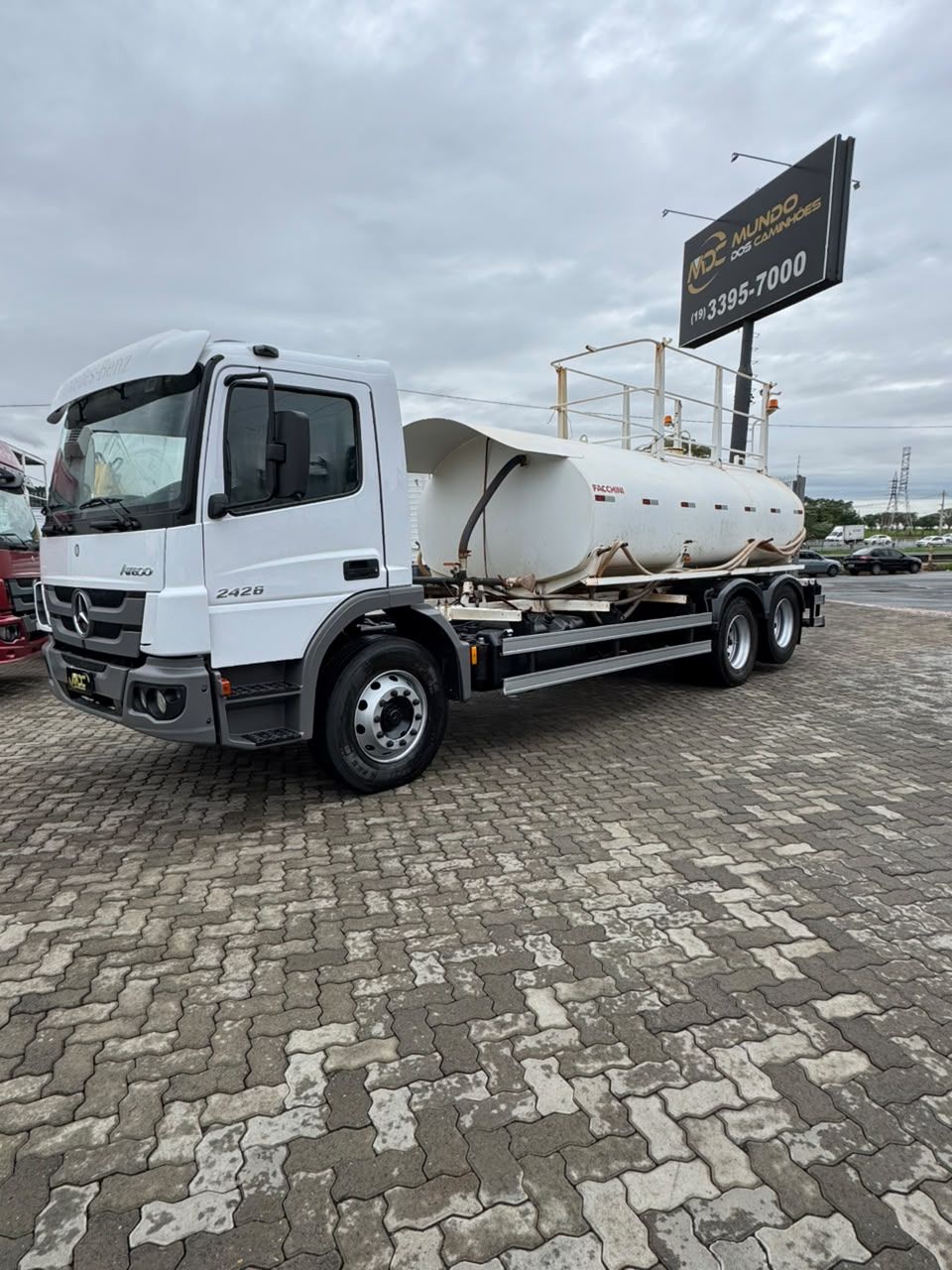 MB ATEGO 2426 - TANQUE PIPA 12.000 LTS — foto 4