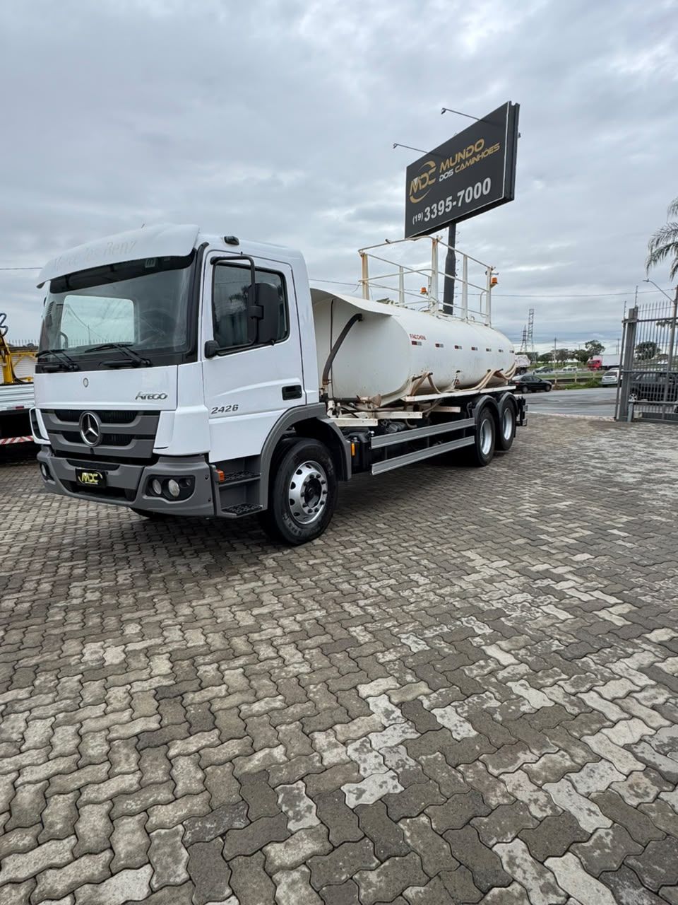 MB ATEGO 2426 6x2 2020- TANQUE PIPA 12.000 LTS — foto 9