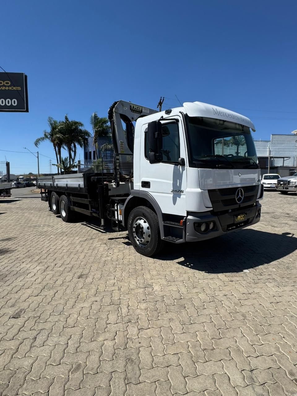 MB ATEGO 2426 - MUNCK 30 TON — foto 3