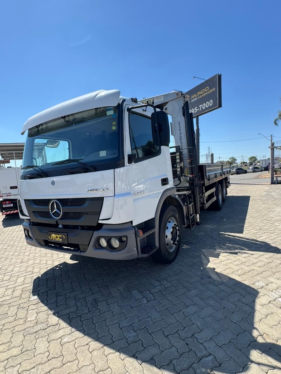 MB ATEGO 2426 - MUNCK 30 TON — foto 1