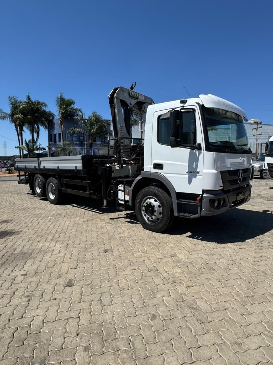 MB ATEGO 2426 - MUNCK 30 TON — foto 10