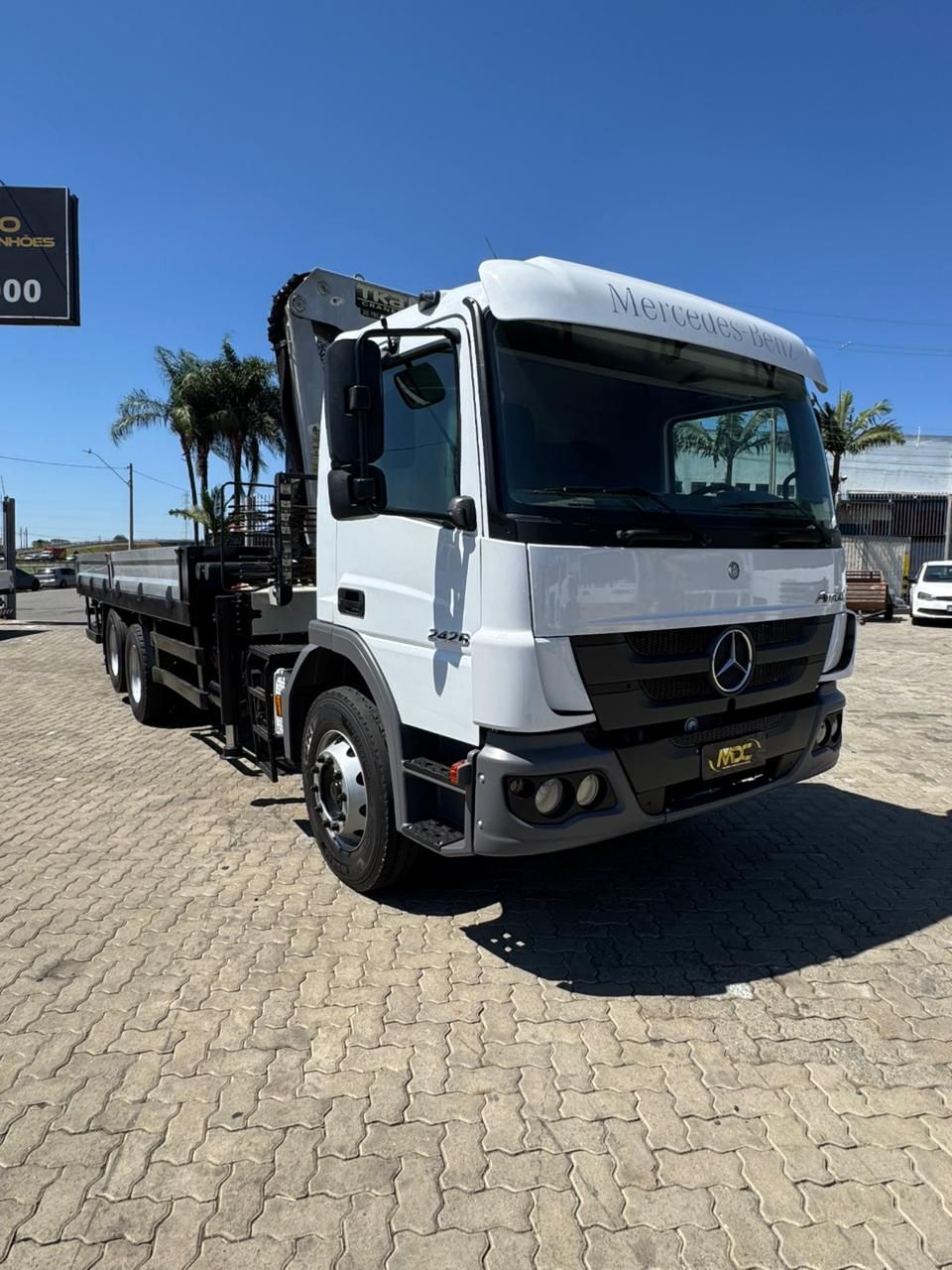 MB ATEGO 2426 - MUNCK 30 TON — foto 2