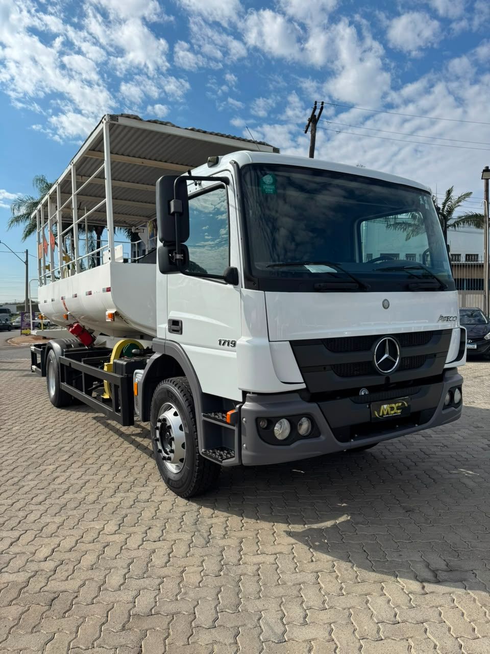 MB ATEGO 1719 4X2 2020 COMBOIO TANQUE ABASTECEDOR — foto 3