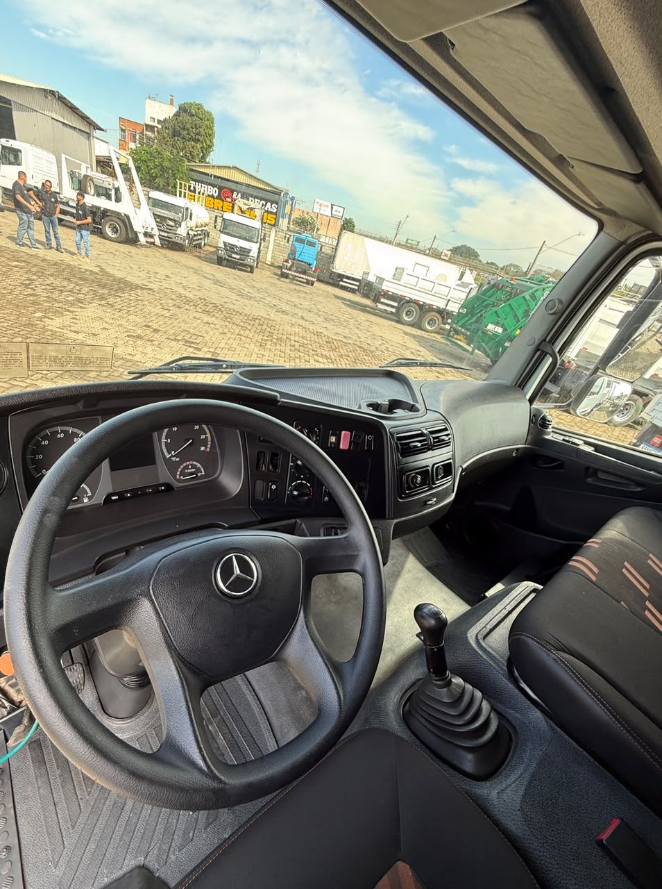 MB ATEGO 1719 4X2 2020 - COMBOIO TANQUE ABASTECEDOR — foto 14