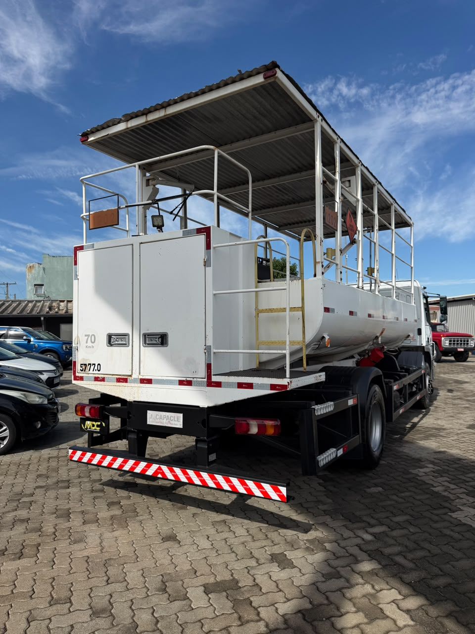 MB ATEGO 1719 4X2 2020 - COMBOIO TANQUE ABASTECEDOR — foto 10