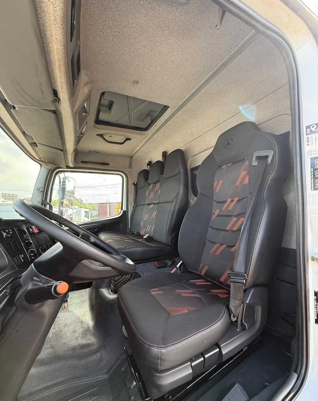 MB ATEGO 1719 4X2 2020 - COMBOIO TANQUE ABASTECEDOR — foto 15