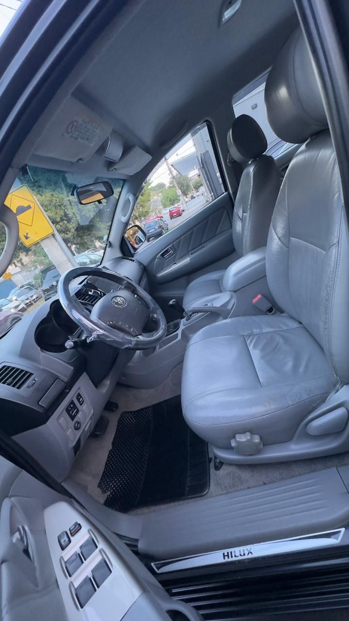 TOYOTA HILUX — foto 9