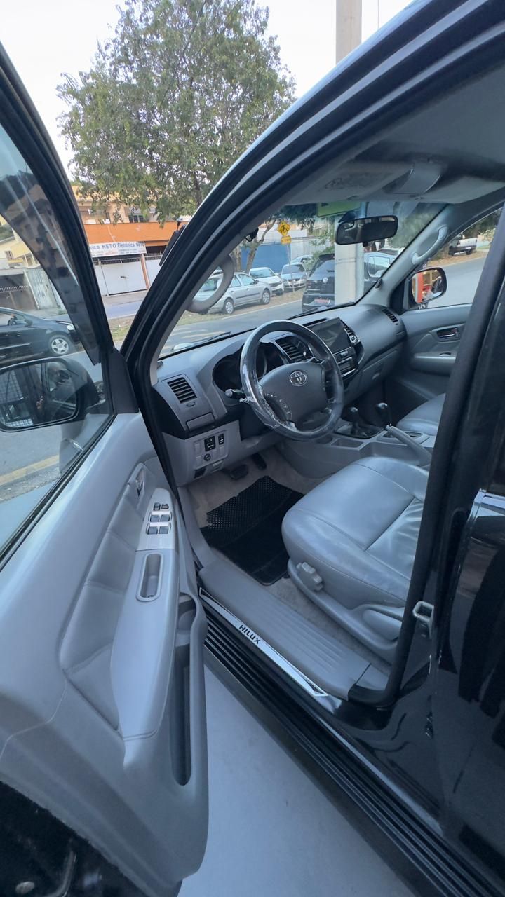 TOYOTA HILUX — foto 11