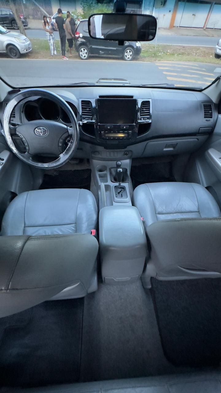 TOYOTA HILUX — foto 10
