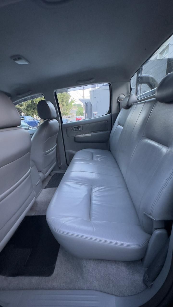 TOYOTA HILUX — foto 8