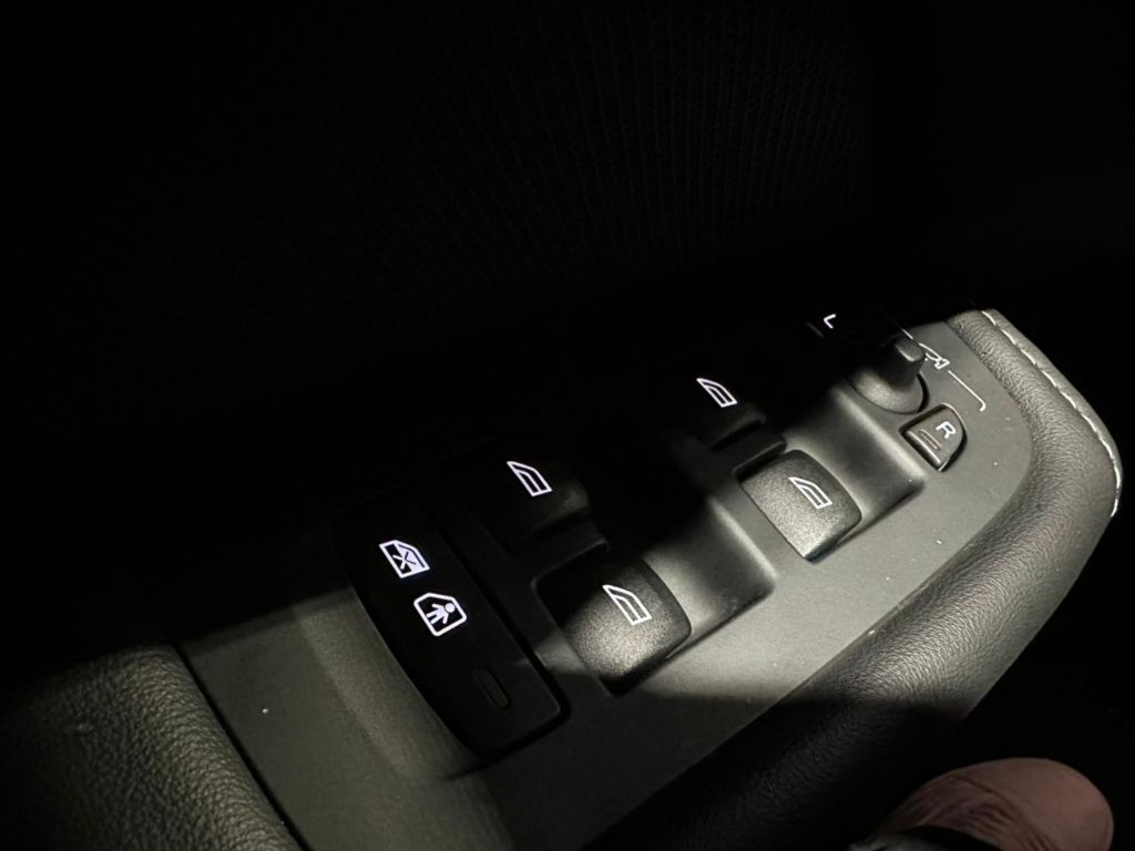 XC 60 T-8 Ultim.Dark 2.0 AWD (Híbrido) — foto 16