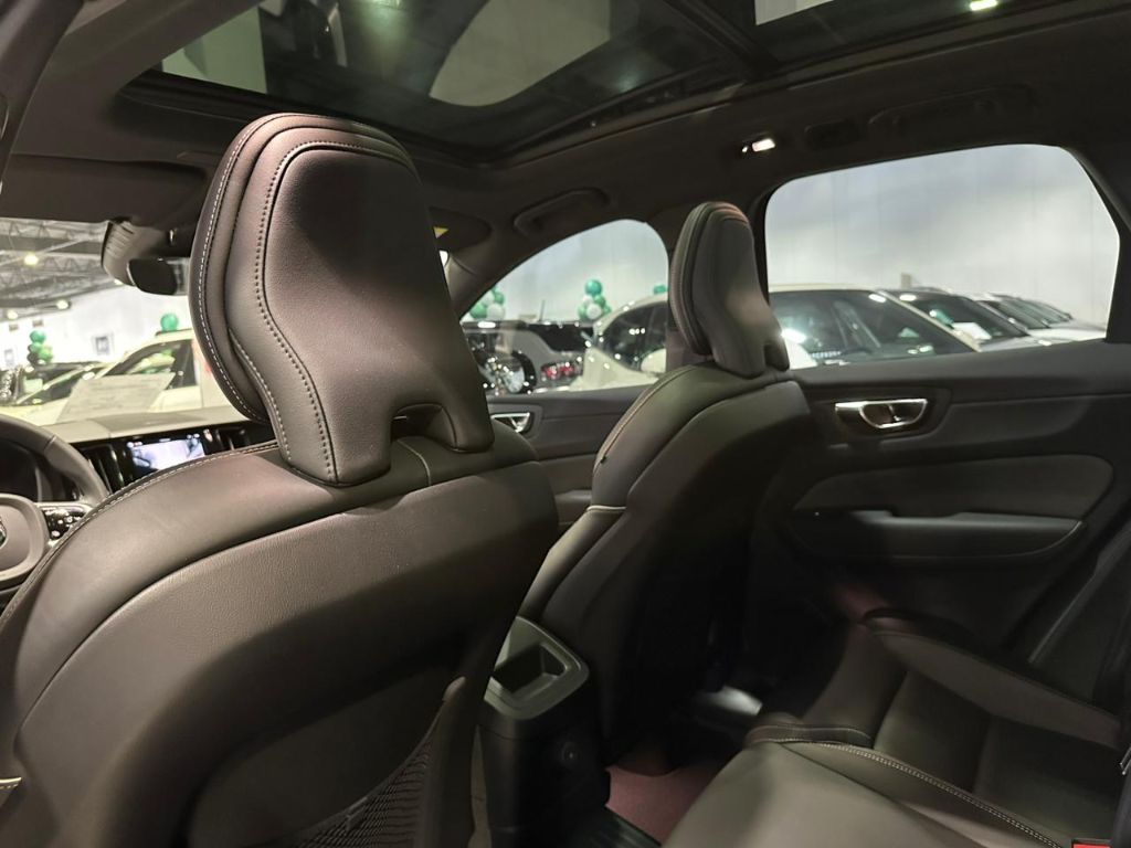 XC 60 T-8 Ultim.Dark 2.0 AWD (Híbrido) — foto 21