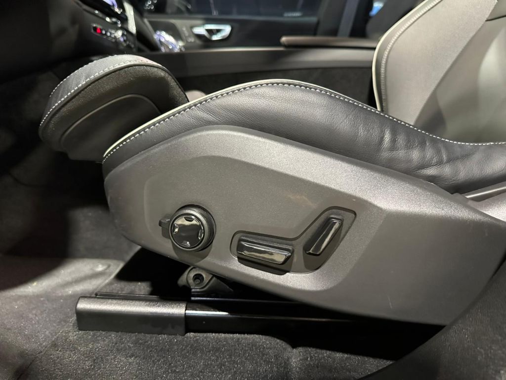 XC 60 T-8 Ultim.Dark 2.0 AWD (Híbrido) — foto 20