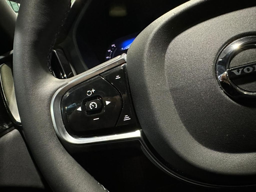 XC 60 T-8 Ultim.Dark 2.0 AWD (Híbrido) — foto 11