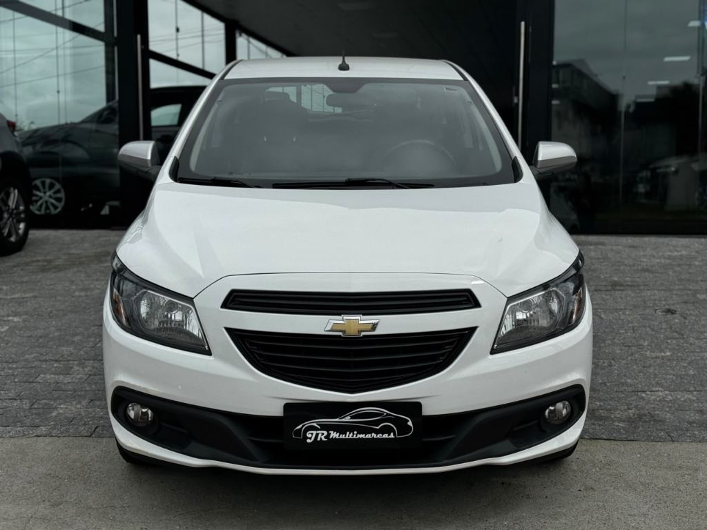 ONIX HATCH SELEÇÃO 1.0 8V Flex 5p Mec. — foto 3