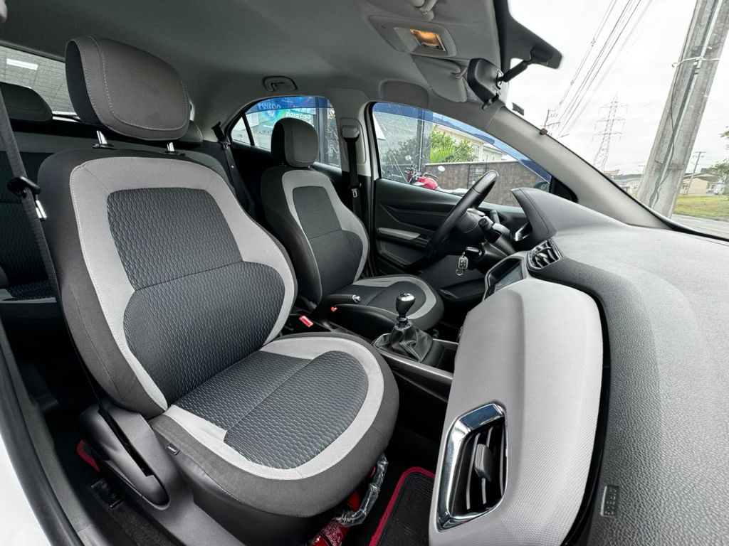 ONIX HATCH SELEÇÃO 1.0 8V Flex 5p Mec. — foto 9