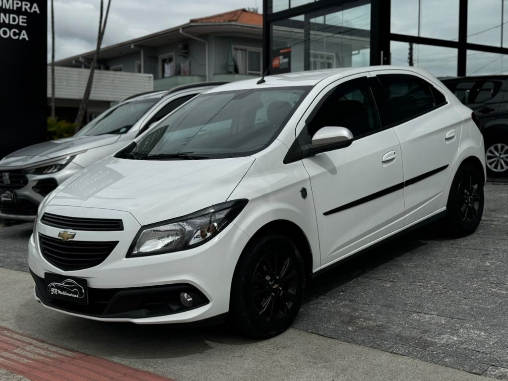 ONIX HATCH SELEÇÃO 1.0 8V Flex 5p Mec. — foto 1