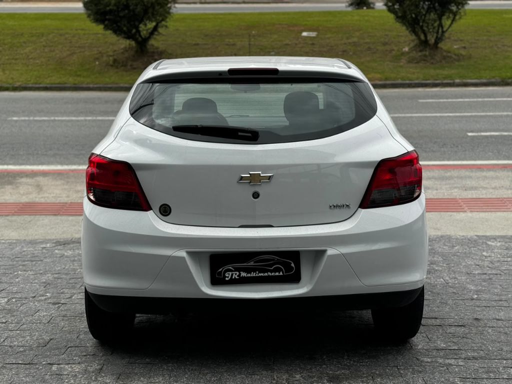 ONIX HATCH SELEÇÃO 1.0 8V Flex 5p Mec. — foto 4
